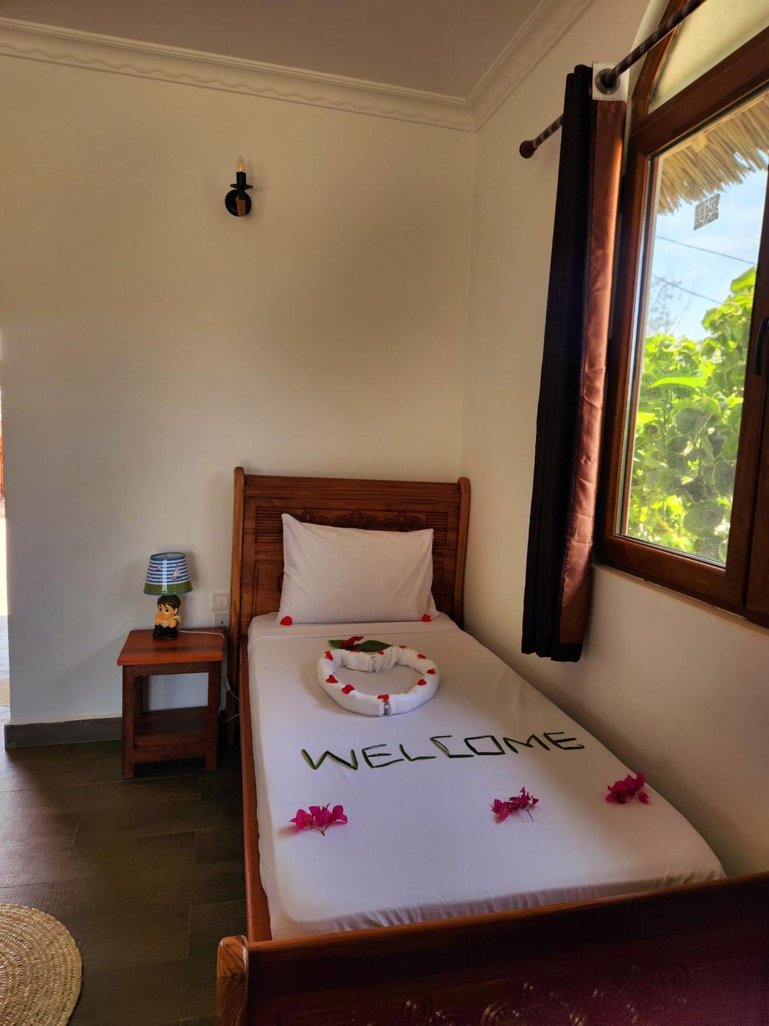 Almas Beach Boutique Hotel Makunduchi Kültér fotó